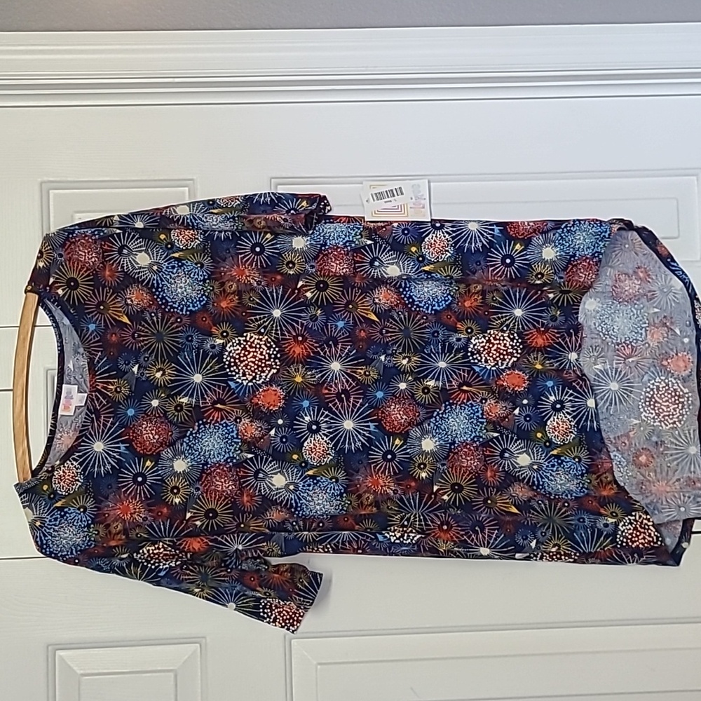 New With tags. women's lularoe irma shirt size large